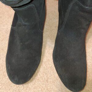 BLACK SUEDE HEELED BOOTS BY DAKOTAH, SIZE 8 1/2 MEDIUM
